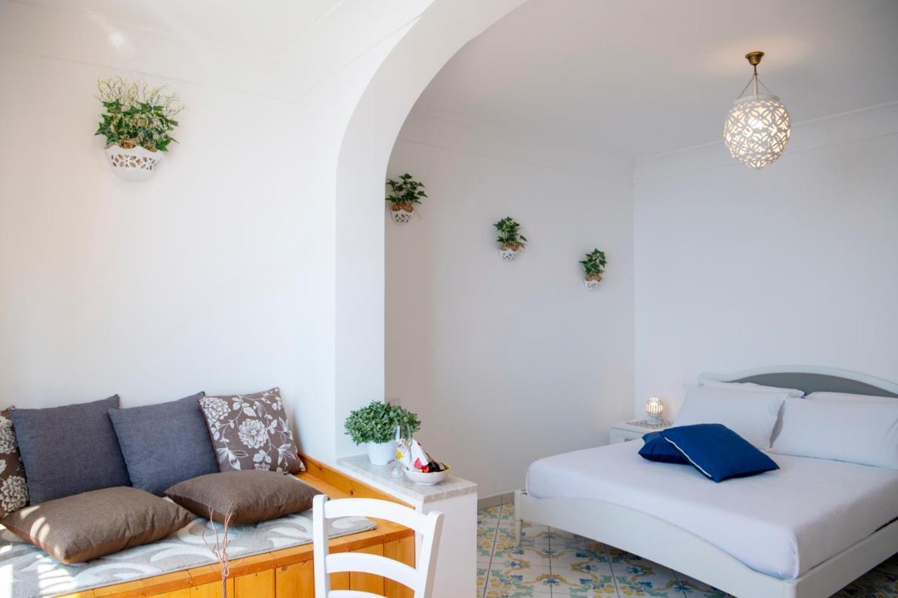 La Borragine Rooms Позитано Экстерьер фото